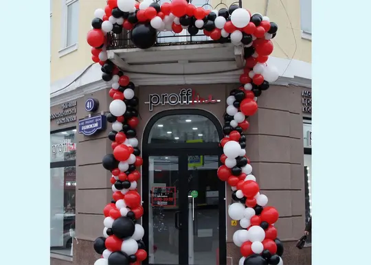 Разнокалиберная гирлянда из шаров