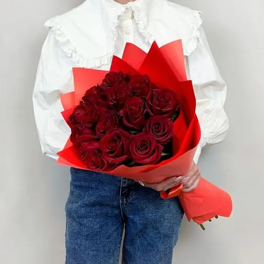 букет из красных роз 15 шт