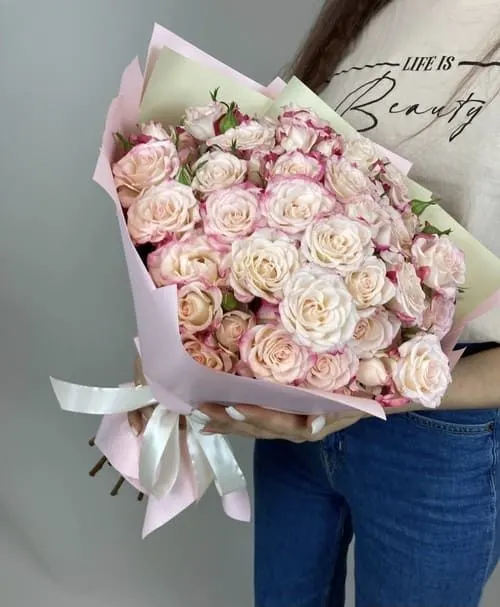14 розовых кустовых роз