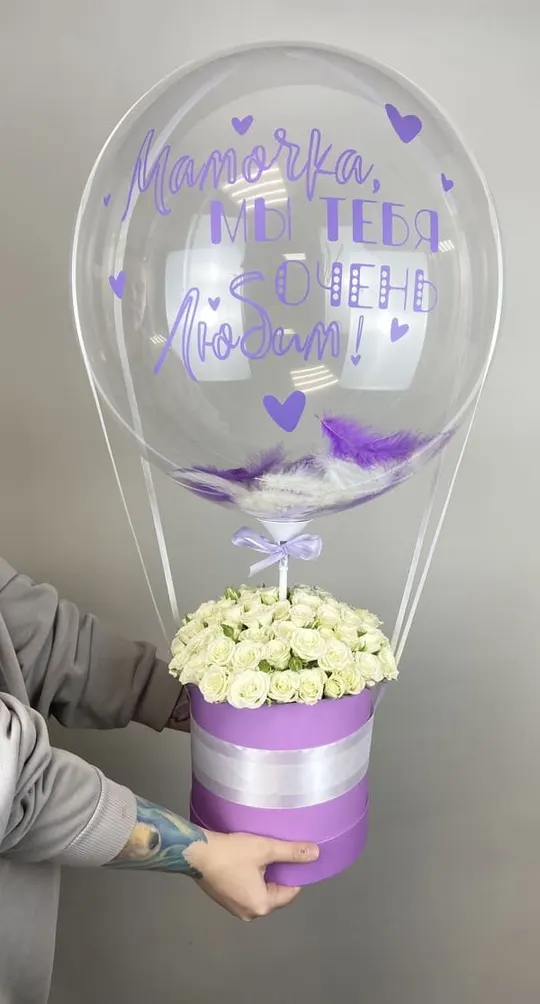 Коробка с Bubbles и кустовыми розами