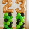 Цифры из шаров на подставке