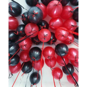 30 черных и красных шаров
