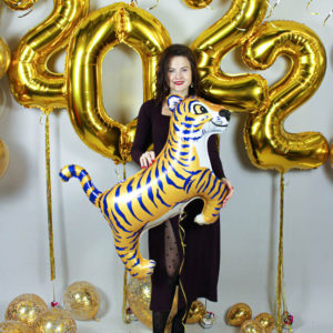 Фотозона из шаров "4 цифры и тигр"