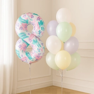 Фонтан из шаров и цифра 8