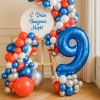 Фотозона с шарами и цифрой «Яркая»