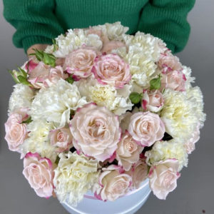 Коробка с цветами "Нежнейшая"