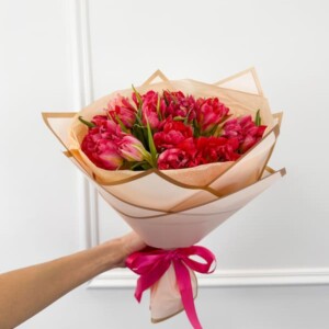 Букет пионовидных тюльпанов фото 2