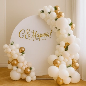 Фотозона из шаров «С 8 марта с зеленью»