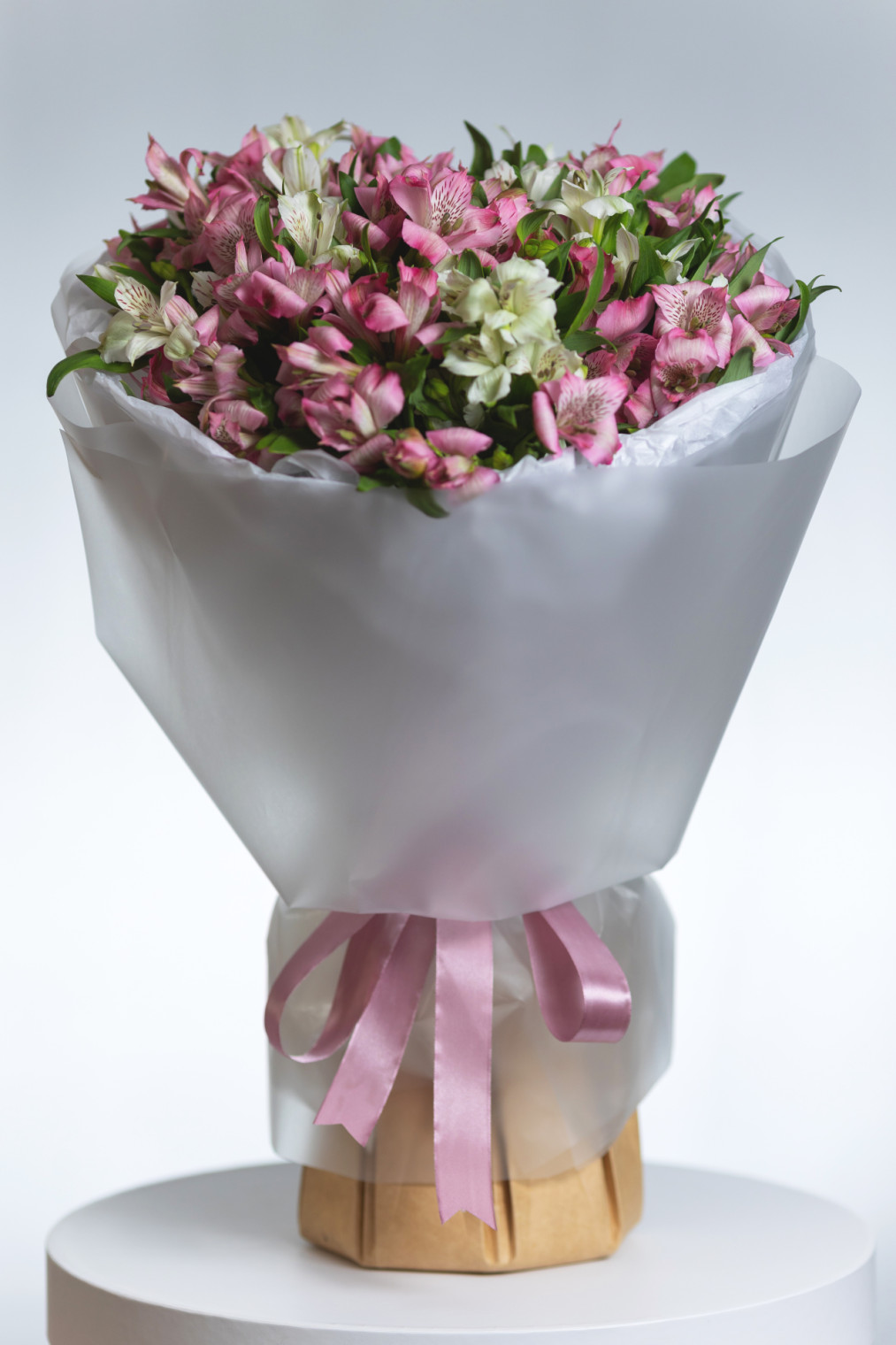 Монобукет из альстромерии 2 фото 4300 р Монобукет из альстромерии 2 фото