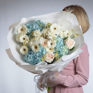 Сборный букет с герберой XL 9800 р 2 фото .