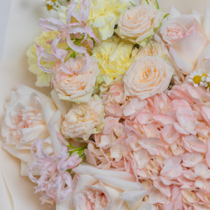 Сборный букет с гортензией и матрикарией фото 3