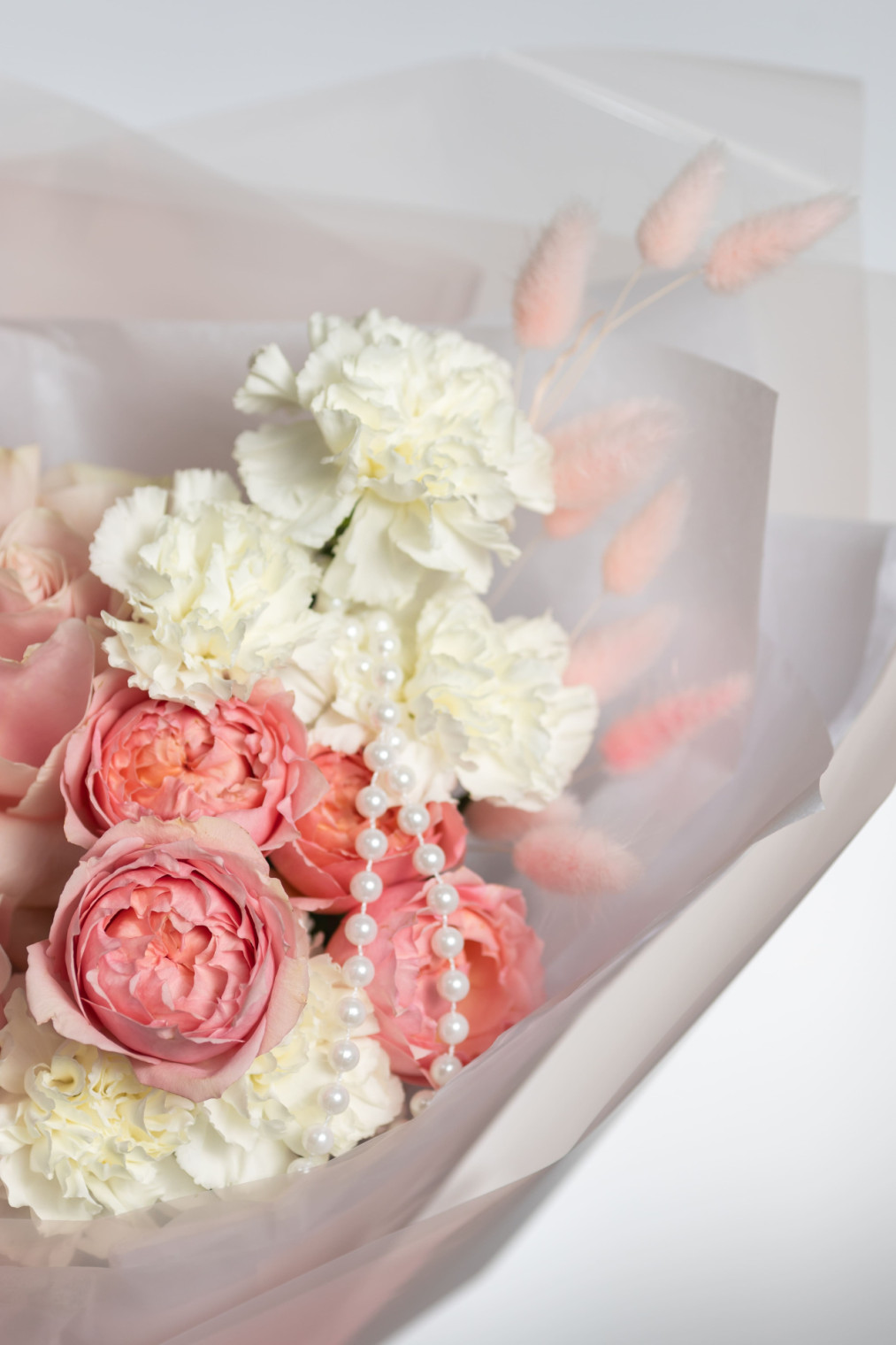 Сборный букет с французской розой и жемчугом 3 фото 4500 р Сборный букет с французской розой и жемчугом фото 4