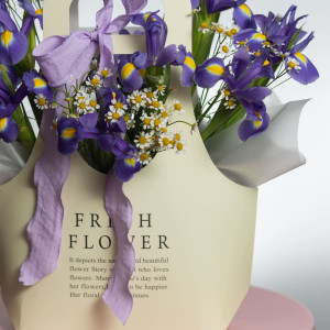 sumochka-s-irisom-i-matrikariey-3-foto-3500-r - scaled