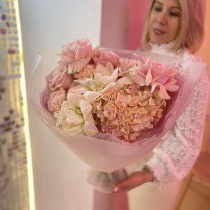 Букет с гортензией Самой родной