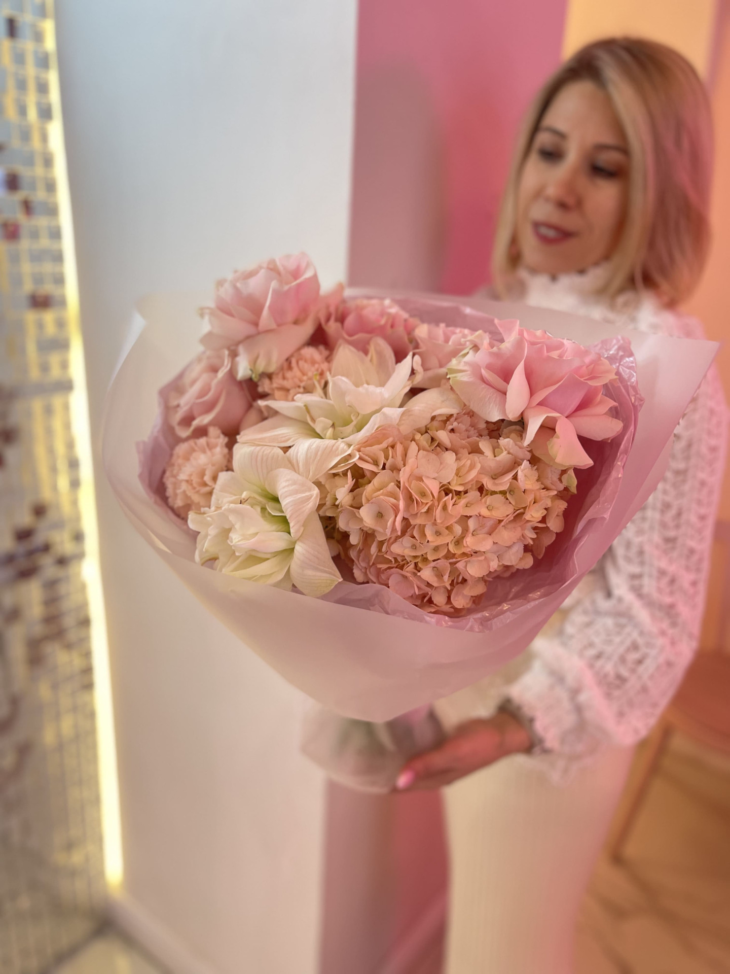 Букет с гортензией Самой родной фото 1 Букет с гортензией Самой родной