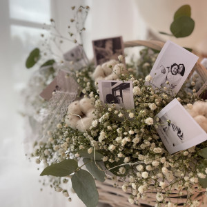 Корзина с гипзофилой и хлопком фото 4