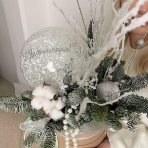 Композиция в шляпной коробке Снежно-волшебная фото 3