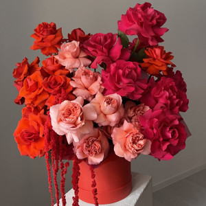 Шляпная коробка с французскими розами