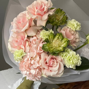 Букет из гортензии и розы Veggi фото 2