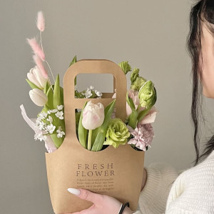 Миниатюрная корзина тюльпанов фото 3