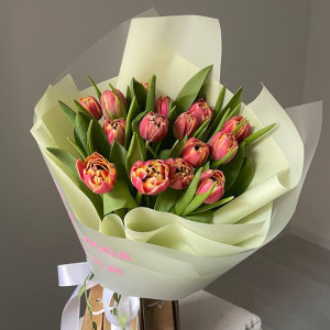 Букет из 15 пионовидных тюльпанов