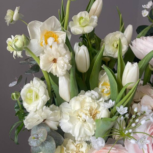 Корзина цветов к 8 марта Расцветай фото 5