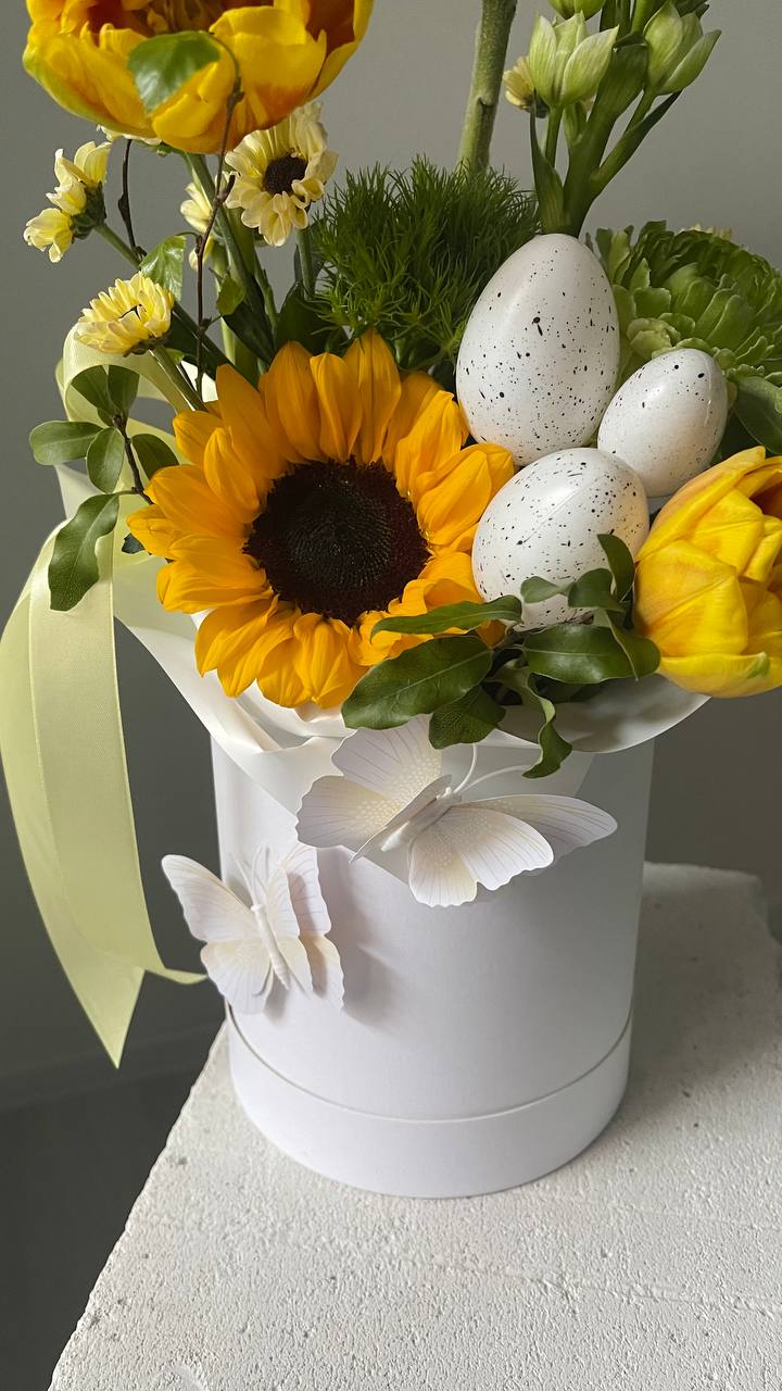 Шляпная коробка с подсолнухом и тюльпаном к Пасхе фото 2 Шляпная коробка с подсолнухом и тюльпаном к Пасхе фото 2