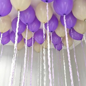 Шары под потолок на лентах