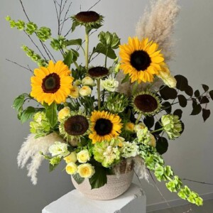 Корзина с подсолнухами и розой Вегги фото 2